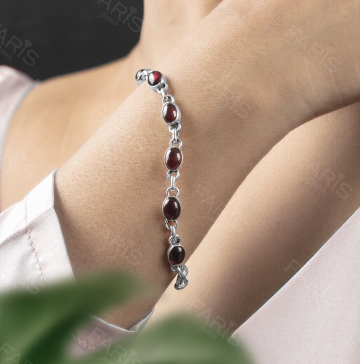 Adjustabl Sterling Silver 925 Ladies Oval Red Garnet Bracelet Bangle Gemstone