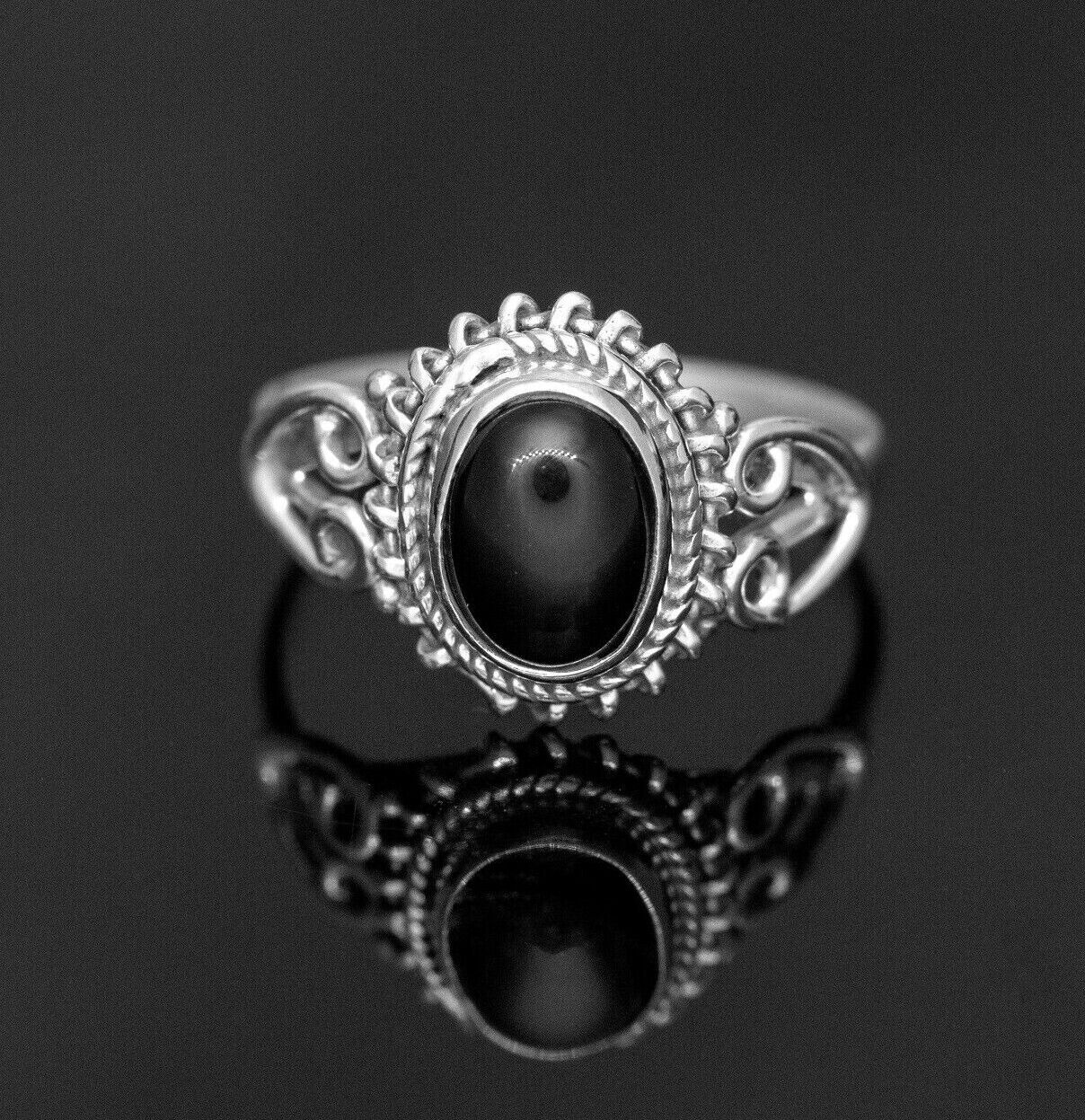 Oval Black Onyx 925 Sterling Silver Ladies Gemstone Ring Boxed Jewelry