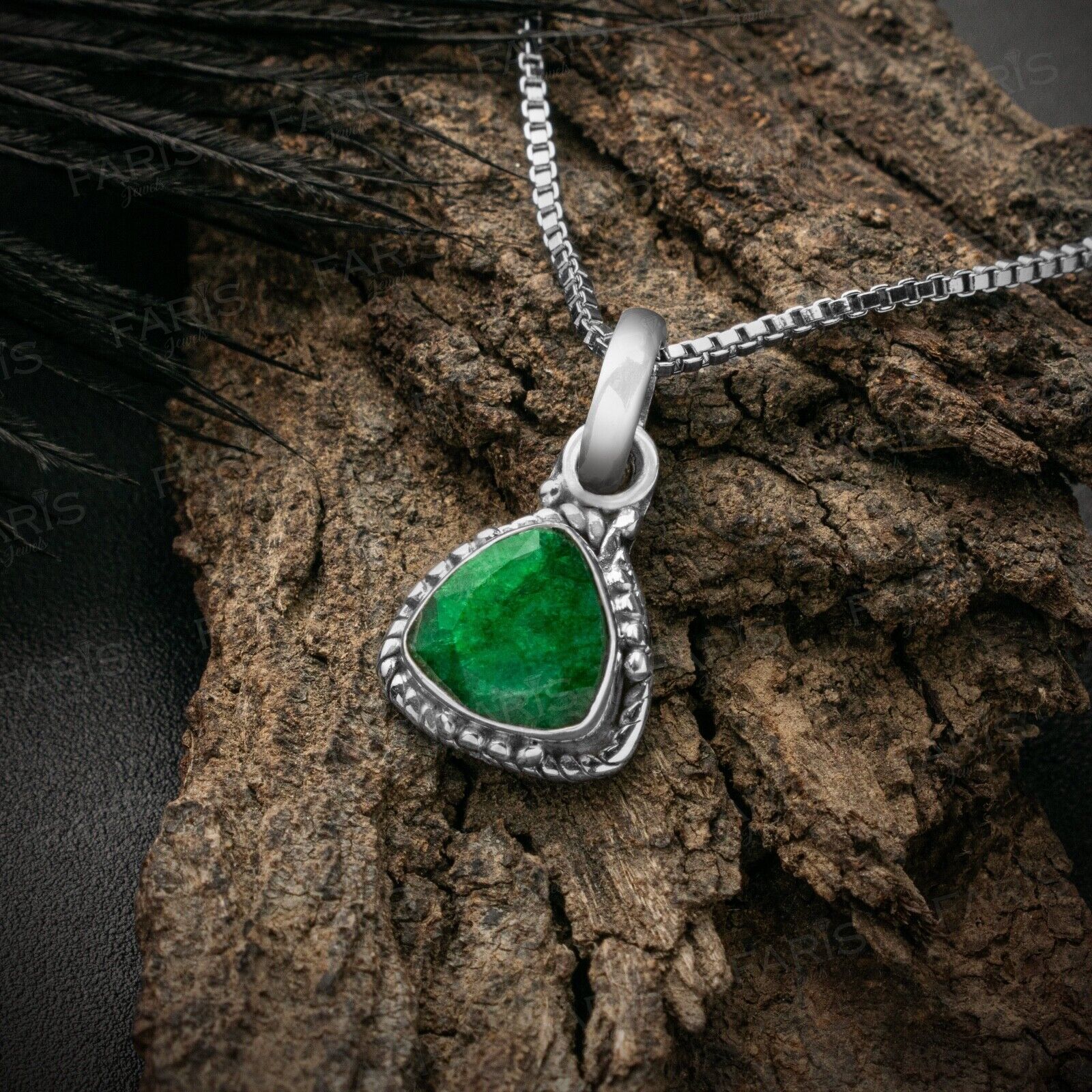 Sterling Silver 925 Green Emerald Trillion Gemstone Pendant Necklace Jewellery