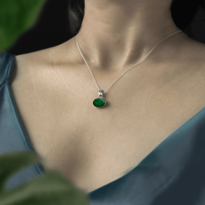 Sterling Silver 925 Oval Cut Green Emerald Gemstone Pendant Necklace Jewellery